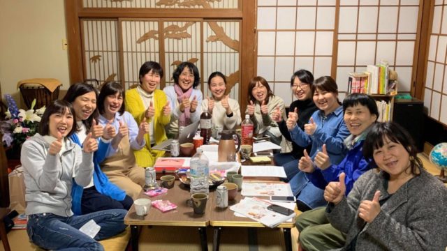 スタッフ皆で笑顔